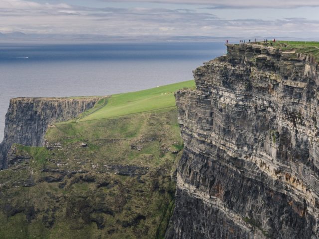 Cliffs of moher day trip with limerick city taxis